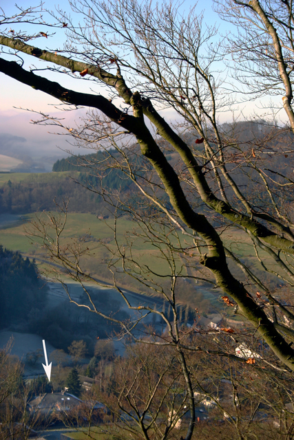 blick-vom-hoehlenberg-auf-das-praxisgebaeude